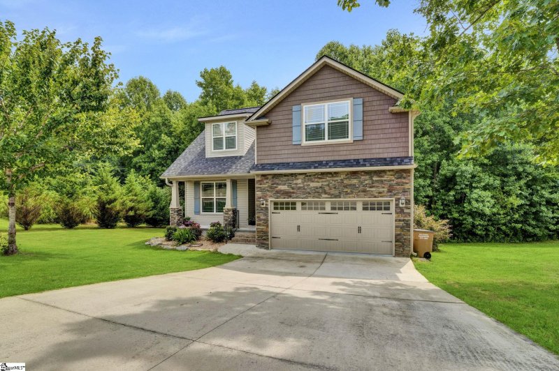 Property image 2 at 158 Rock Moss Drive, Williamston, SC 29697