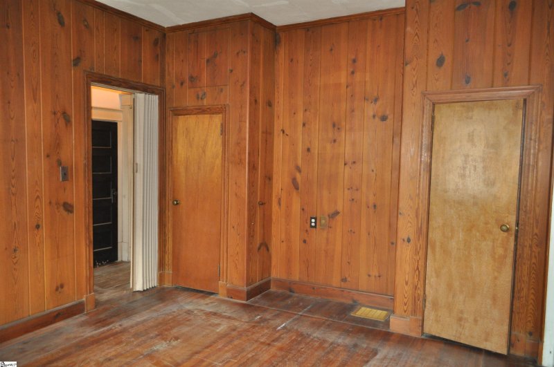 Property image 2 at 329 W Hampton Avenue, Spartanburg, SC 29306