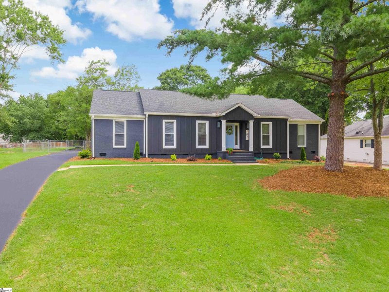 Property image 2 at 5025 Maplewood Drive, Greenville, SC 29615