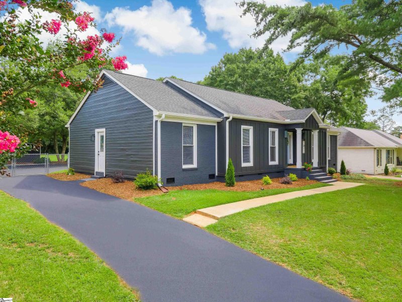 Property image 3 at 5025 Maplewood Drive, Greenville, SC 29615