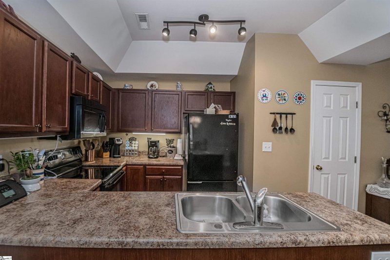 Property image 5 at 72 Huntress Drive, Greer, SC 29651