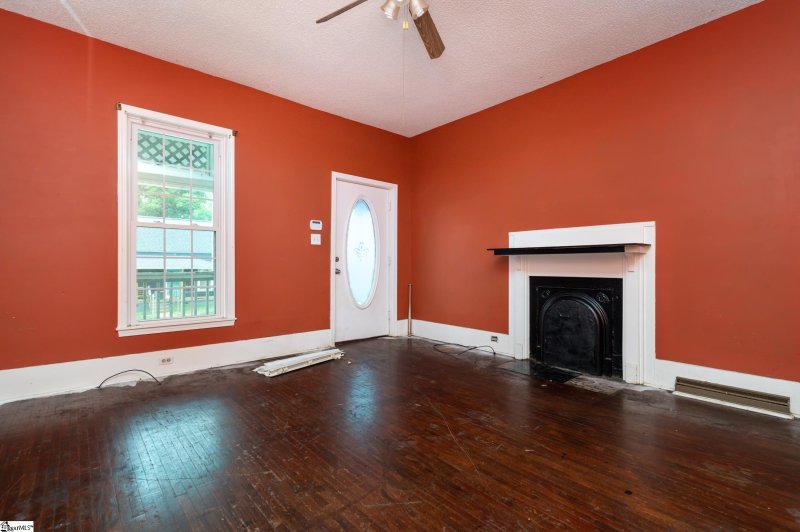 Property image 5 at 8 5th Avenue, Greenville, SC 29609