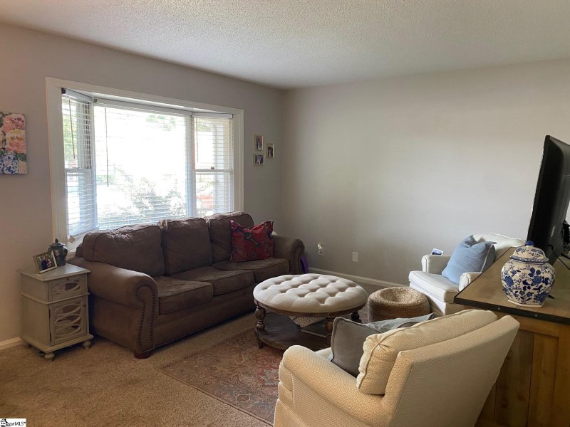 Property image 4 at 121 Shady Tree Drive, Taylors, SC 29687