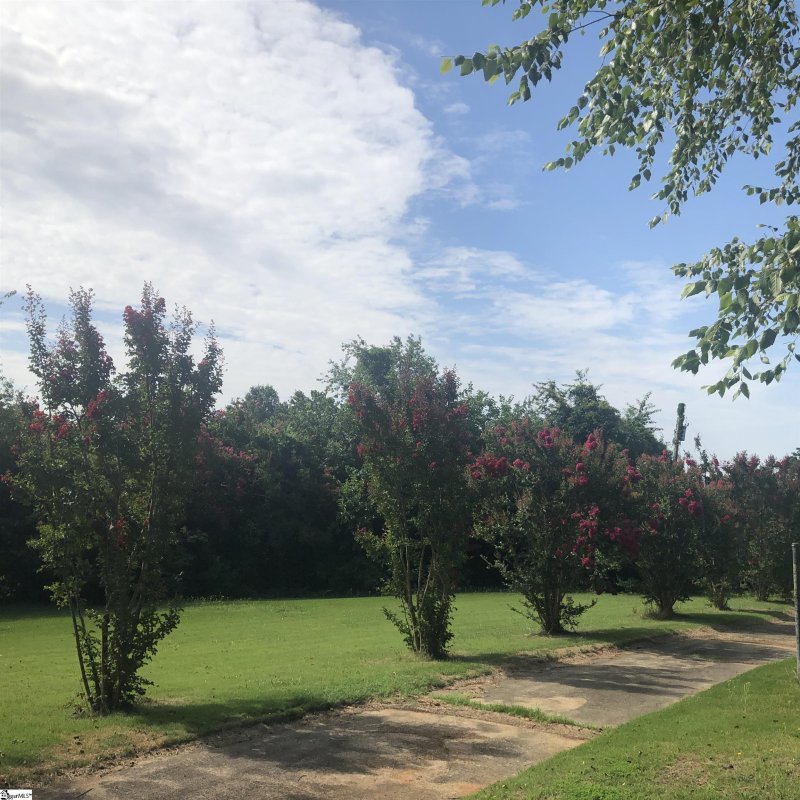 Property image 3 at 109 Oakdale Avenue, Greer, SC 29651-1755