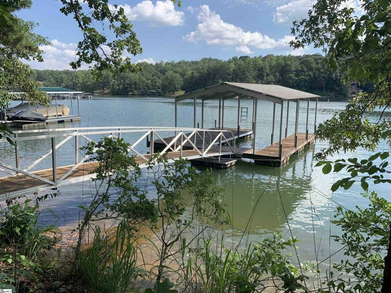 Property image 2 at 111 W Waters Edge Lane, West Union, SC 29696