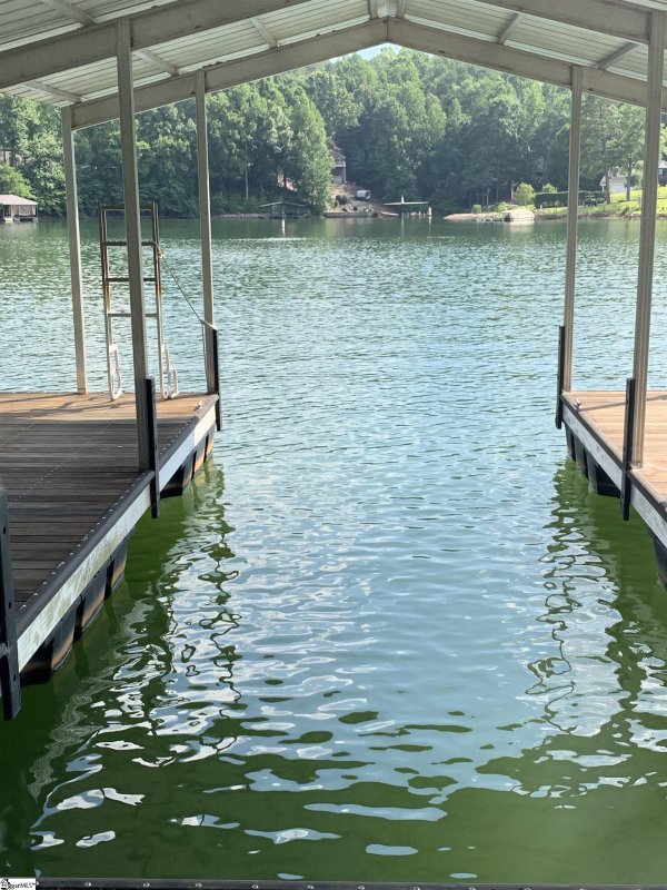 Property image 4 at 111 W Waters Edge Lane, West Union, SC 29696