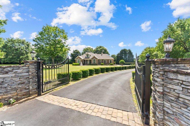 Property image 2 at 314 Bruce Farm Circle, Simpsonville, SC 29681