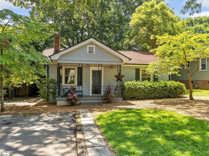 Property image 2 at 121 Bleckley Avenue, Greenville, SC 29607