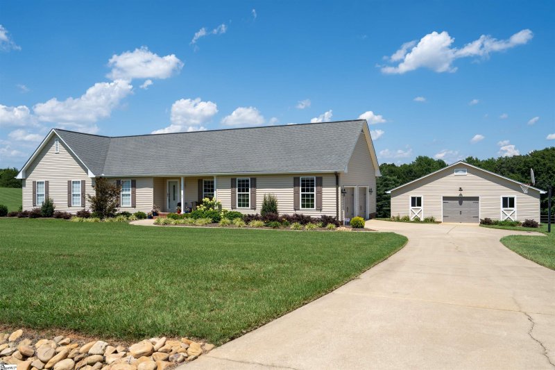 Property image 2 at 203 Bruce Meadow Road, Simpsonville, SC 29681