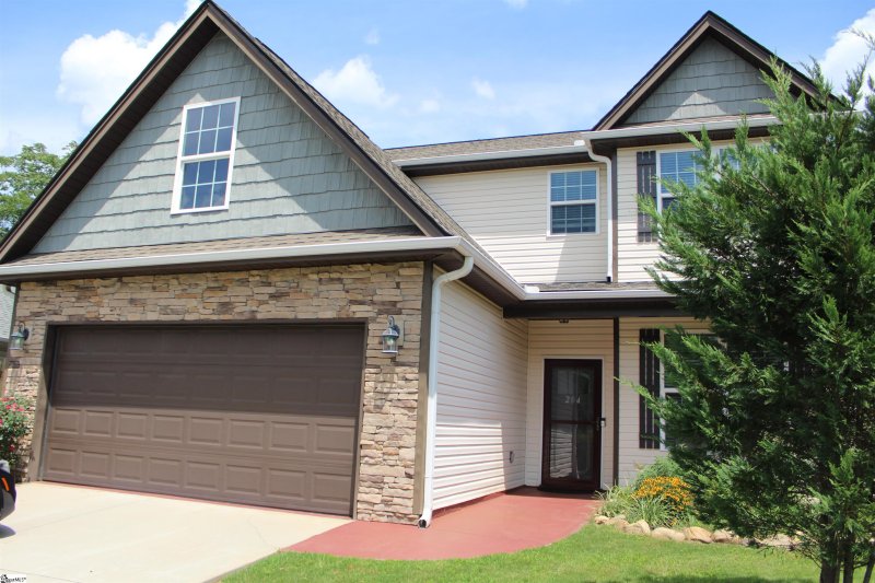 Property image 2 at 204 Summerlea Lane, Greer, SC 29651