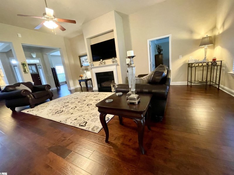 Property image 5 at 504 Autumn Wilds Court, Simpsonville, SC 29681