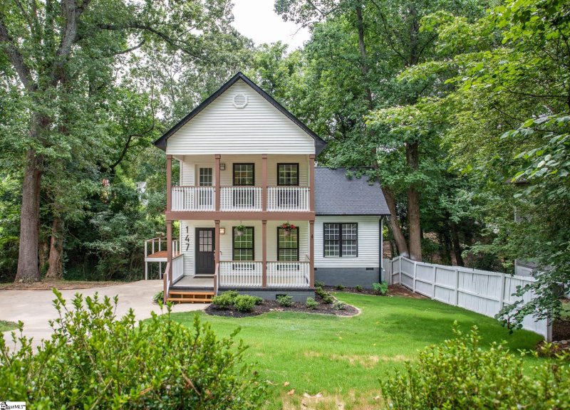 Property image 2 at 147 Blythe Drive, Greenville, SC 29605