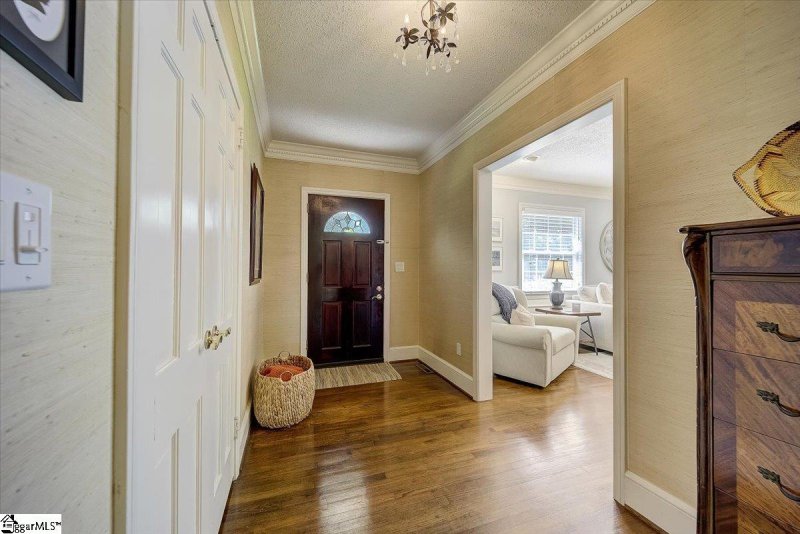 Property image 3 at 8 Hermitage Road, Greenville, SC 29615