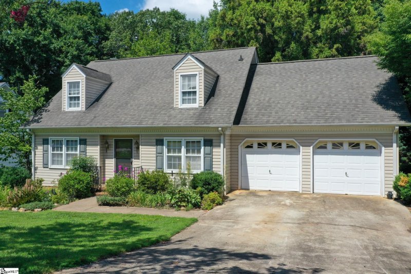 Property image 2 at 31 Dahlglen Avenue, Greenville, SC 29607