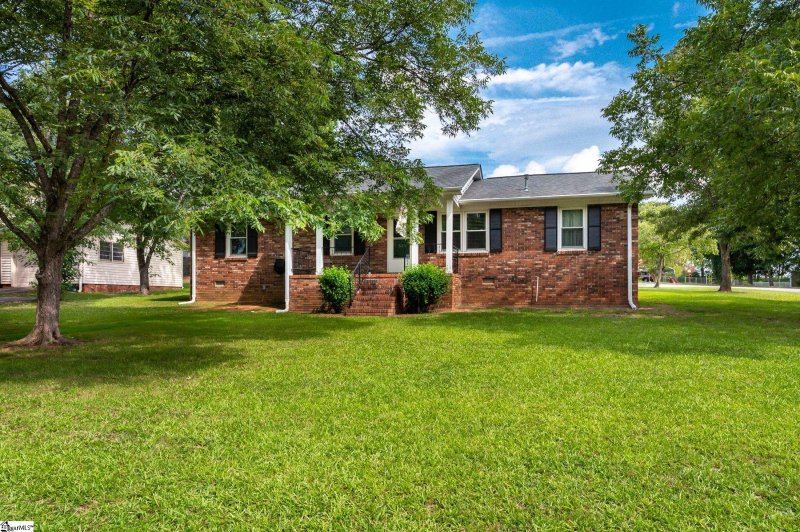 Property image 2 at 515 Lena Drive, Easley, SC 29640