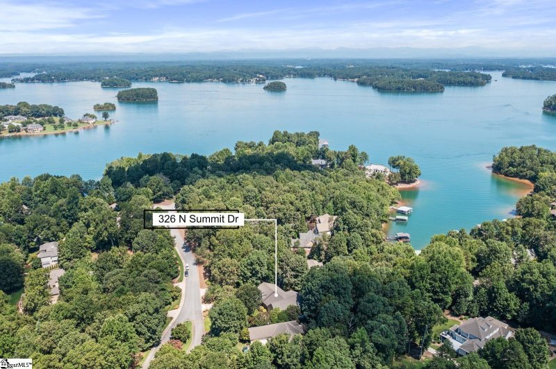 Property image 3 at 326 N Summit Drive, Seneca, SC 29672
