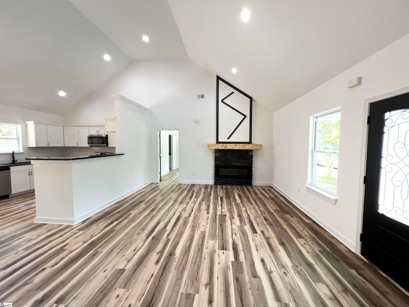 Property image 3 at 105 Baymont Court, Fountain Inn, SC 29644