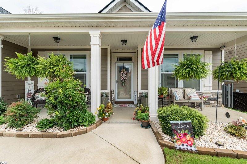 Property image 3 at 207 Loxley Drive, Simpsonville, SC 29680