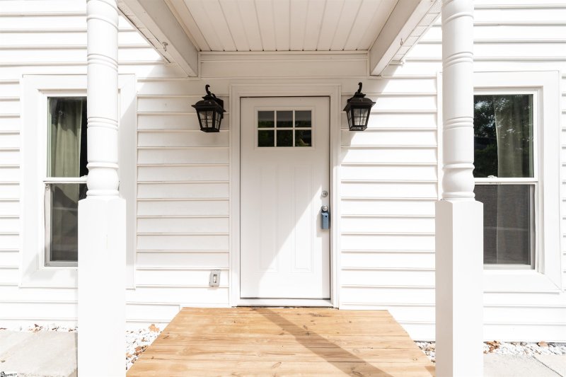 Property image 3 at 1213 Winding Way, Taylors, SC 29687