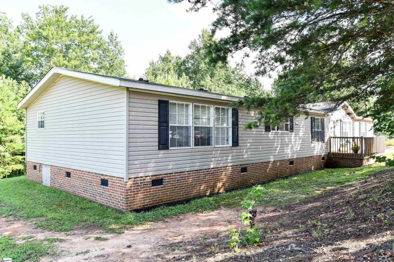 Property image 2 at 401 Kalispell Place, Marietta, SC 29661