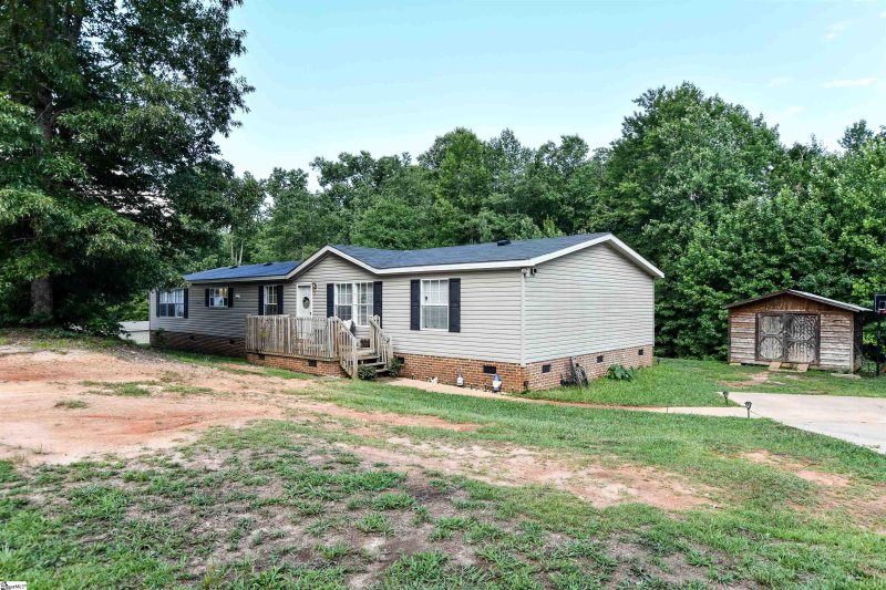 Property image 3 at 401 Kalispell Place, Marietta, SC 29661