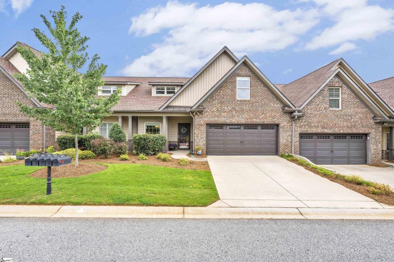 804 Asheton Commons Lane