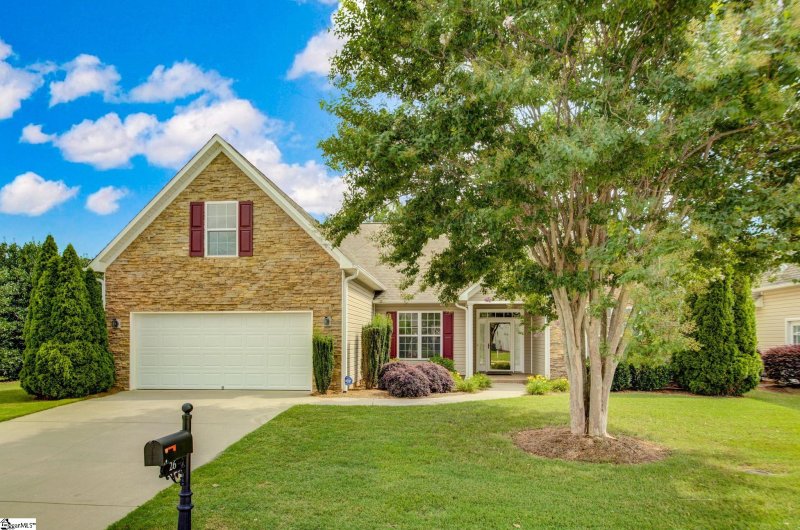 Property image 2 at 26 Rain Flower Drive, Greenville, SC 29615