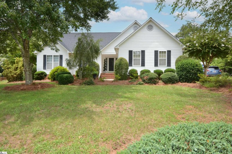 Property image 2 at 4 Pearle Brook Lane, Taylors, SC 29687
