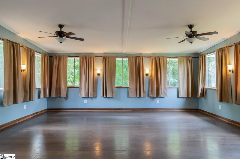 Property image 2 at 302 Farmington Road, Greenville, SC 29605