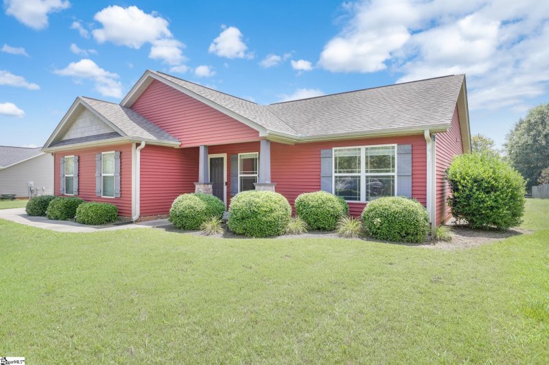 Property image 2 at 9 Camrose Drive, Greer, SC 29651