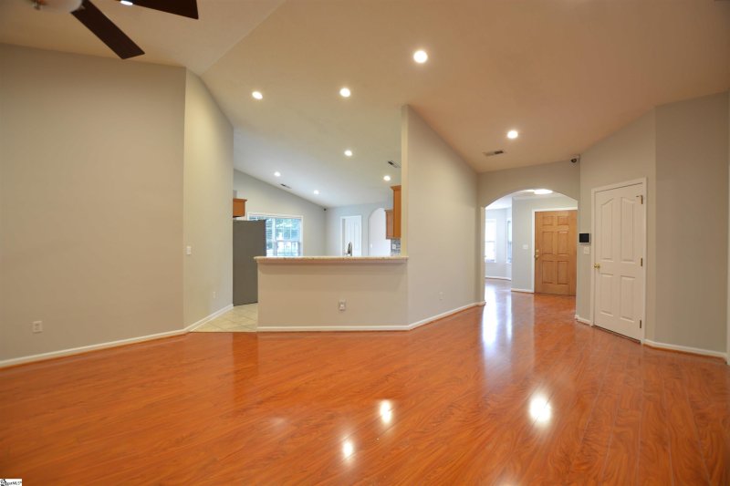 Property image 4 at 9 Reid Valley Court, Taylors, SC 29687