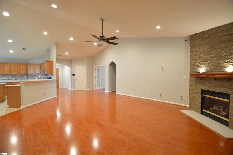 Property image 5 at 9 Reid Valley Court, Taylors, SC 29687