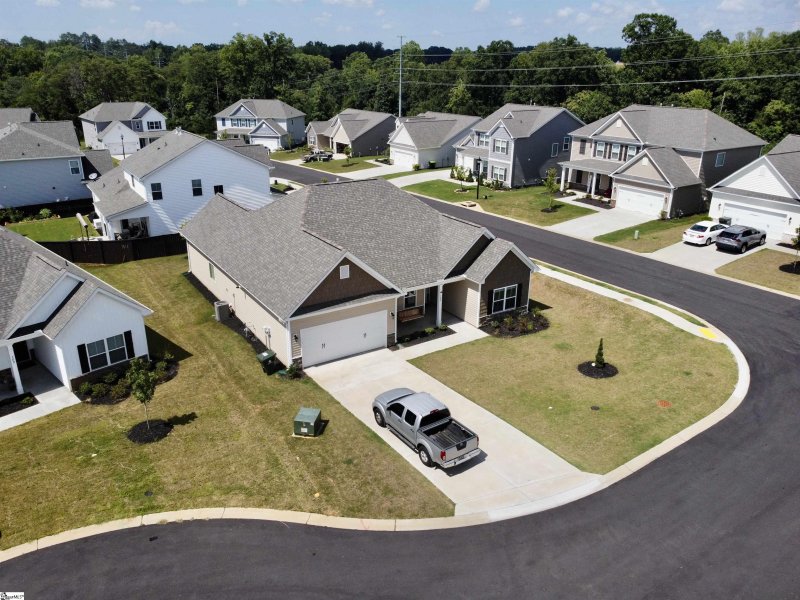 Property image 3 at 100 Lariat Court, Greenville, SC 29605-6467