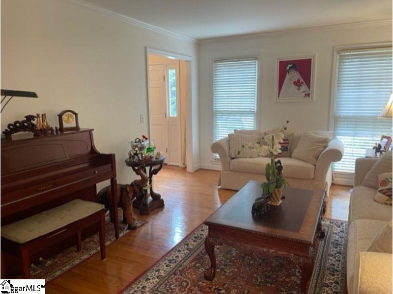 Property image 3 at 305 W Silverleaf Street, Greer, SC 29650