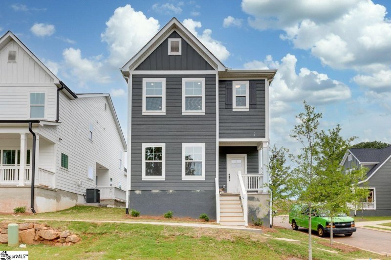 3 Logan Knoll Lane