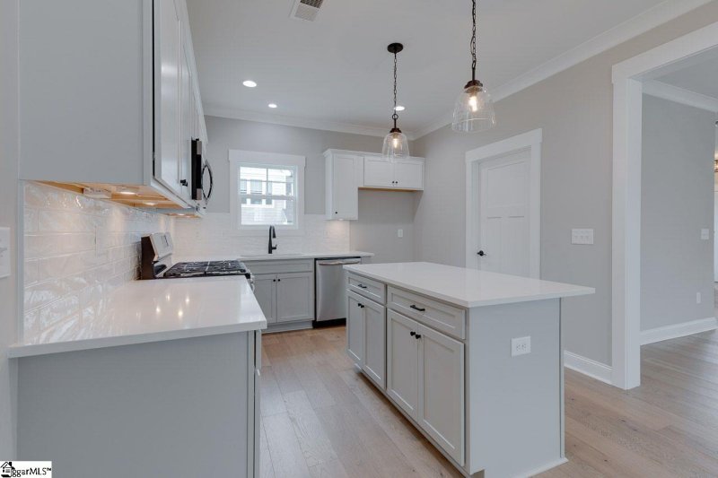 Property image 3 at 3 Logan Knoll Lane, Greenville, SC 29607