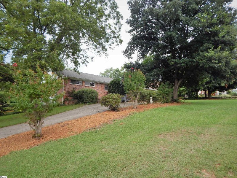Property image 5 at 200 Leyswood Drive, Greenville, SC 29615