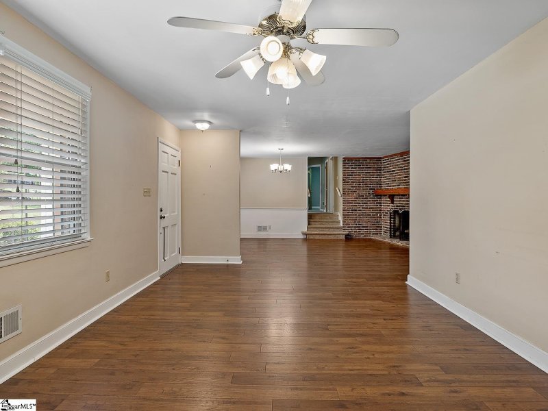 Property image 5 at 311 S Lanford Road, Spartanburg, SC 29306