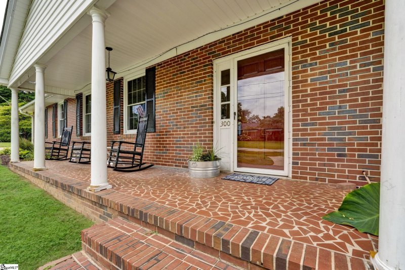 Property image 2 at 300 Beaufort Street, Greenville, SC 29615
