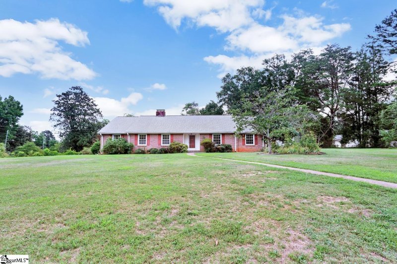 Property image 2 at 205 Hermitage Road, Greenville, SC 29615