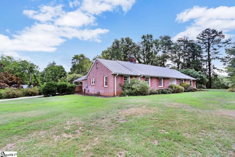 Property image 3 at 205 Hermitage Road, Greenville, SC 29615