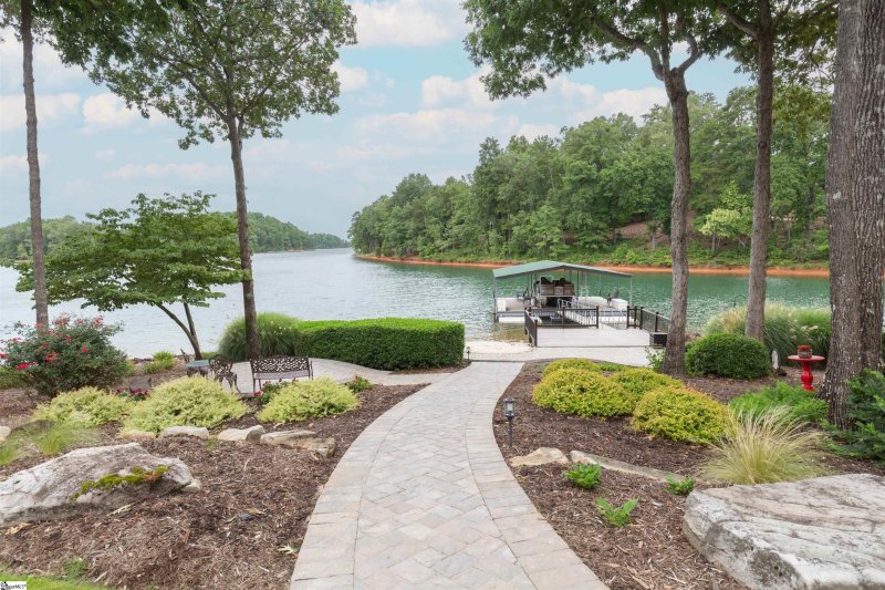 Property image 2 at 145 E Waterford Drive, Seneca, SC 29672