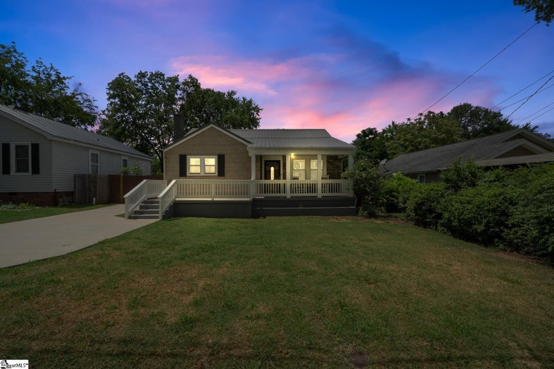 Property image 2 at 25 Ridgeway Avenue, Greenville, SC 29607