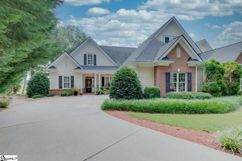 728 Cross Creek Drive