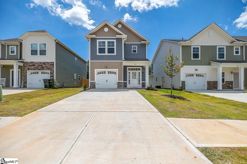 Property image 2 at 113 Highland Park Court, Easley, SC 29642