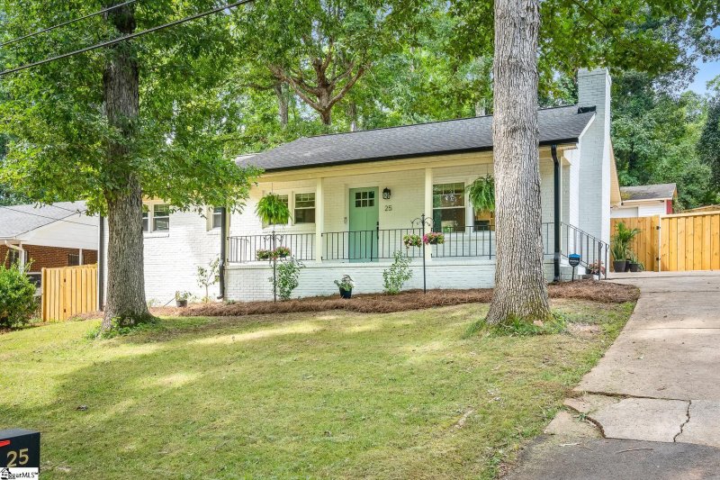 Property image 3 at 25 E Castle Drive, Greenville, SC 29605