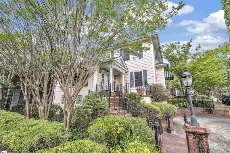 Property image 4 at 911 E Washington Street, Greenville, SC 29601