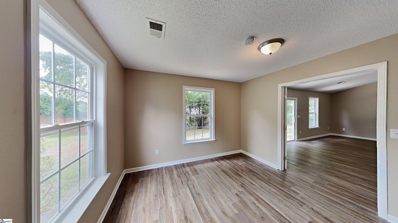 Property image 4 at 33 Seaside Lane, Greer, SC 29650