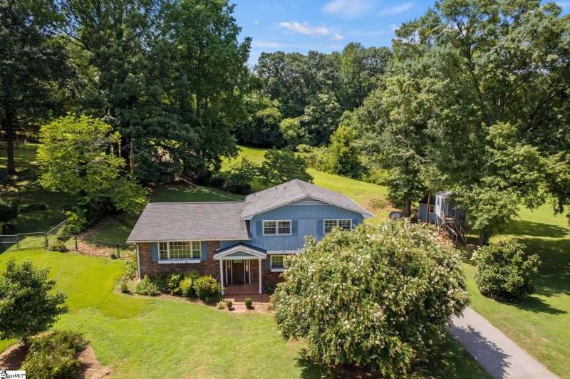 Property image 2 at 207 Cart Drive, Spartanburg, SC 29307