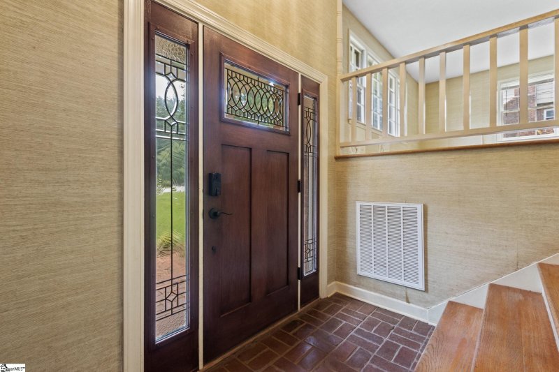 Property image 3 at 207 Cart Drive, Spartanburg, SC 29307